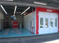 板金塗装工場